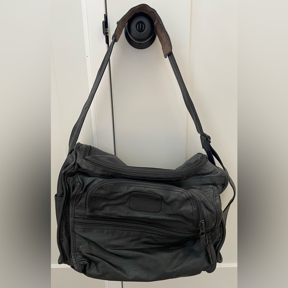 Vintage Tumi Bag Black Leather Messenger Camera carry on travel unisex classic